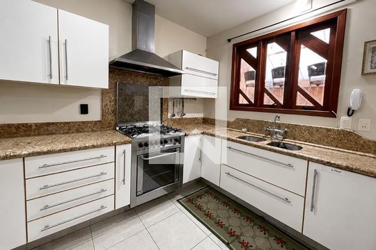 Cozinha de casa para alugar com 4 quartos, 236m² em Nossa Senhora do Rosario, São José