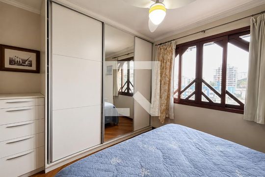 Quarto de casa para alugar com 4 quartos, 236m² em Nossa Senhora do Rosario, São José