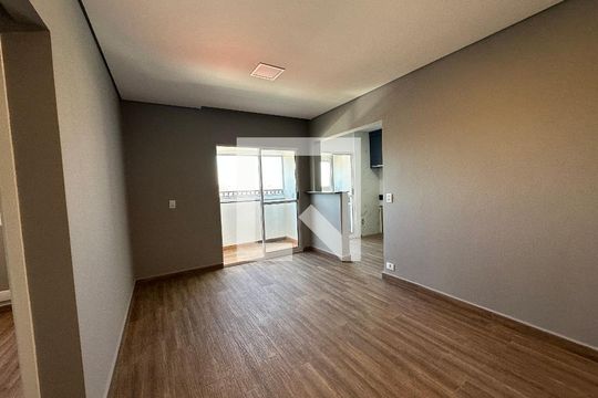 Apartamento para alugar com 2 quartos, 52m² em Jardim Maria Helena, Barueri