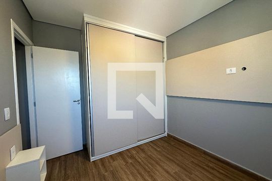 Quarto 2 de apartamento para alugar com 2 quartos, 52m² em Jardim Maria Helena, Barueri