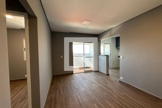 Sala de apartamento para alugar com 2 quartos, 52m² em Jardim Maria Helena, Barueri