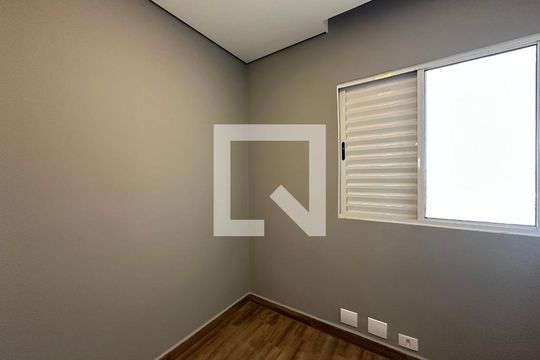 Quarto 1 de apartamento para alugar com 2 quartos, 52m² em Jardim Maria Helena, Barueri