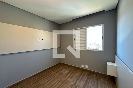 Quarto 2 de apartamento para alugar com 2 quartos, 52m² em Jardim Maria Helena, Barueri