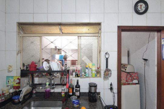 Cozinha de casa de condomínio à venda com 2 quartos, 65m² em Santa Monica, Belo Horizonte