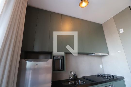 Cozinha de apartamento para alugar com 1 quarto, 34m² em Saraiva, Uberlândia