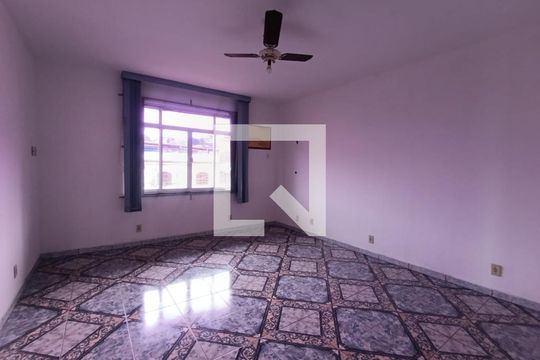Quarto 1 de casa para alugar com 4 quartos, 180m² em Vila Dagmar, Belford Roxo