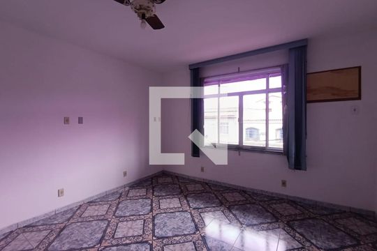 Quarto 1 de casa para alugar com 4 quartos, 180m² em Vila Dagmar, Belford Roxo
