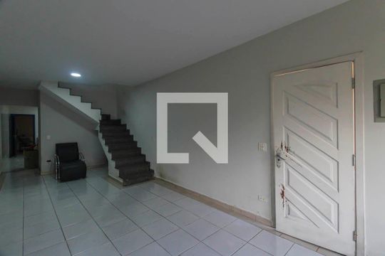 Casa para alugar com 3 quartos, 125m² em Parque Tomas Saraiva, São Paulo