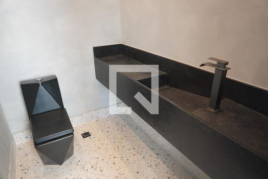 Lavabo de casa de condomínio à venda com 4 quartos, 375m² em Alphaville, Santana de Parnaíba