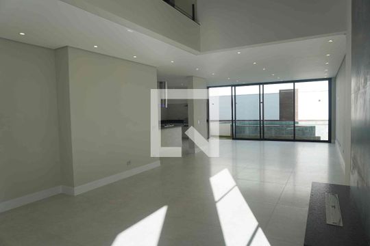 Sala de Estar de casa de condomínio à venda com 4 quartos, 375m² em Alphaville, Santana de Parnaíba