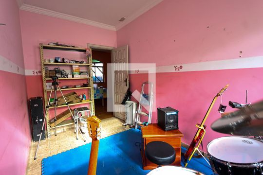 Quarto 1 de casa à venda com 3 quartos, 200m² em Vista Alegre, Belo Horizonte