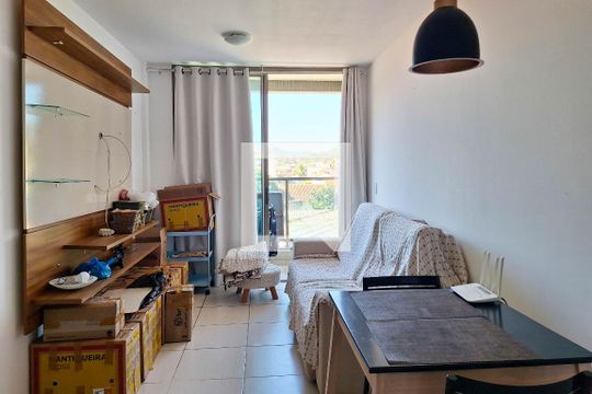 Sala de apartamento à venda com 2 quartos, 65m² em Pendotiba, Niterói
