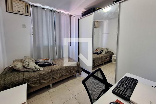 Quarto 1 de apartamento à venda com 2 quartos, 65m² em Pendotiba, Niterói