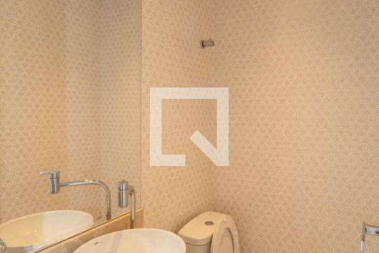 Lavabo  de apartamento à venda com 3 quartos, 133m² em Vila Paiva, São Paulo