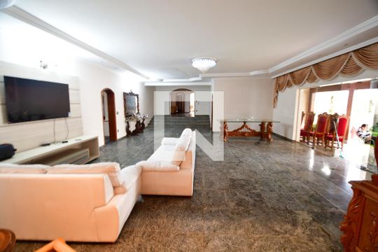 Casa para alugar com 4 quartos, 500m² em Parque Taquaral, Campinas
