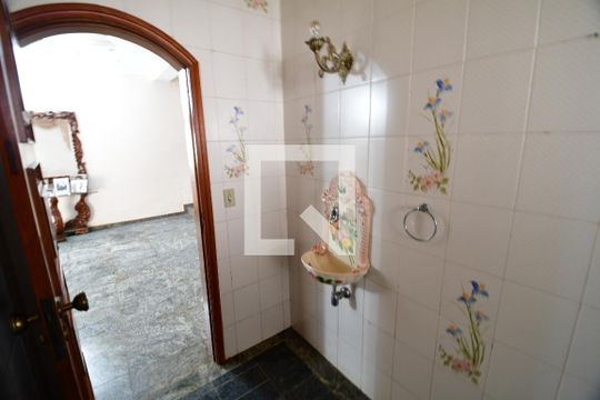Lavabo de casa para alugar com 4 quartos, 500m² em Parque Taquaral, Campinas