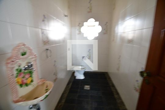 Lavabo de casa para alugar com 4 quartos, 500m² em Parque Taquaral, Campinas