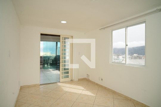 Quarto 1 de casa para alugar com 2 quartos, 100m² em Camboinhas, Niterói