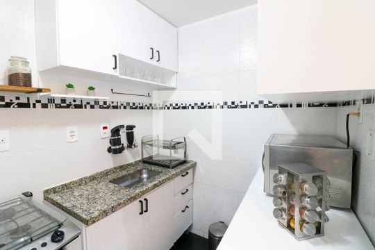 Apartamento à venda com 2 quartos, 49m² em Jardim Regina, São Paulo