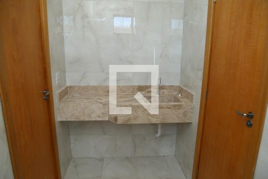 Banheiro Suíte 1 de casa à venda com 3 quartos, 118m² em Vila Redencao, Goiânia