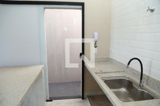Sala/cozinha de casa à venda com 3 quartos, 118m² em Vila Redencao, Goiânia
