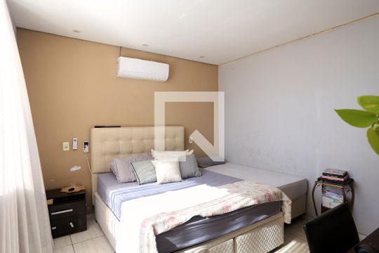 Suíte de casa para alugar com 3 quartos, 300m² em Ipiranga, Belo Horizonte