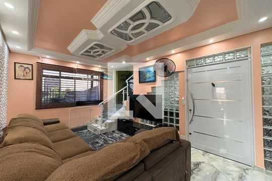 Sala de casa à venda com 4 quartos, 323m² em Cidade São Jorge, Santo André