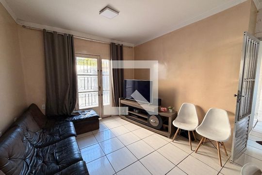 Sala de casa à venda com 2 quartos, 123m² em Parque Residencial Almerinda Chaves, Jundiaí