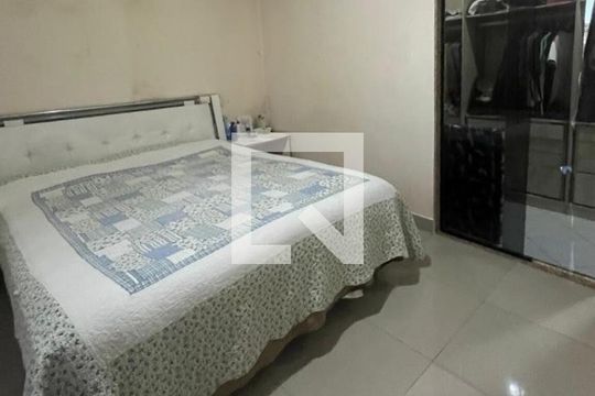 Quarto de casa para alugar com 3 quartos, 100m² em Osvaldo Cruz, Rio de Janeiro