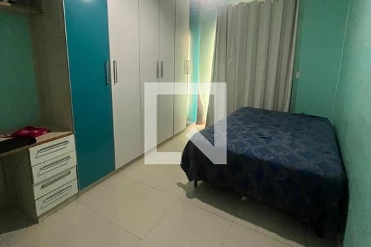 Quarto 2 de casa para alugar com 3 quartos, 100m² em Osvaldo Cruz, Rio de Janeiro