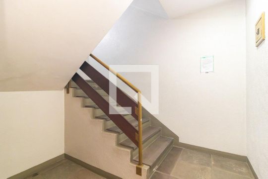 Corredor de apartamento para alugar com 3 quartos, 140m² em Petrópolis, Porto Alegre