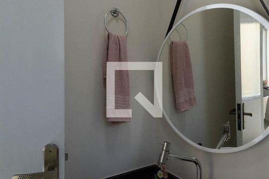 Lavabo de casa de condomínio à venda com 3 quartos, 150m² em Vila Pedra Branca, São Paulo