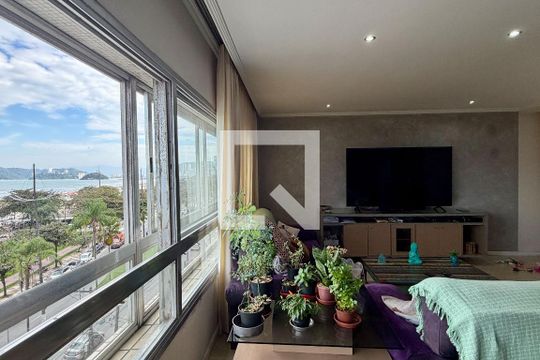 Sala de apartamento para alugar com 4 quartos, 220m² em Gonzaga, Santos