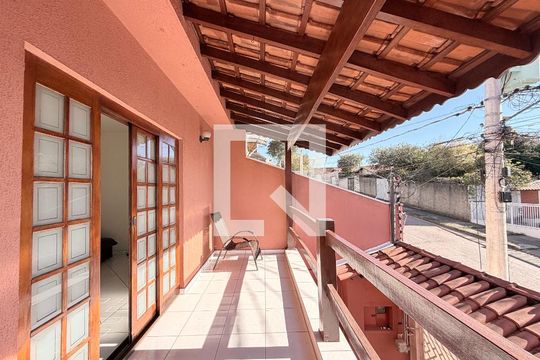 Sacada de casa à venda com 3 quartos, 186m² em Vila Aparecida, Jundiaí