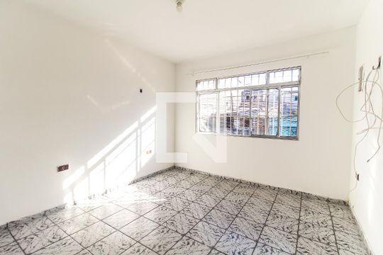 Casa para alugar com 2 quartos, 250m² em Jardim das Oliveiras, São Paulo