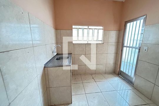Cozinha de casa para alugar com 1 quarto, 38m² em Pavuna, Nilópolis