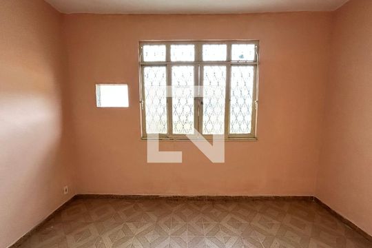 Quarto de casa para alugar com 1 quarto, 38m² em Pavuna, Nilópolis