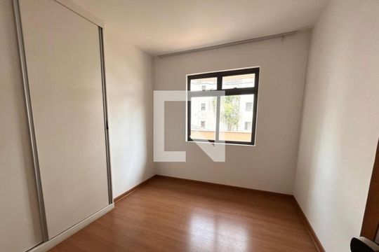 Quarto de apartamento para alugar com 2 quartos, 55m² em Chácara São Pedro, Aparecida de Goiânia