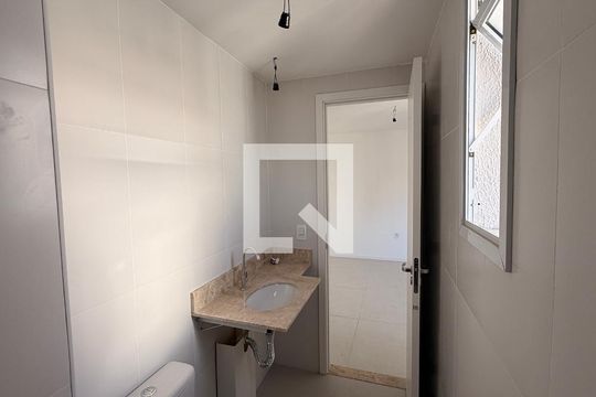 Banheiro da Suíte de apartamento à venda com 2 quartos, 62m² em Setor Bueno, Goiânia