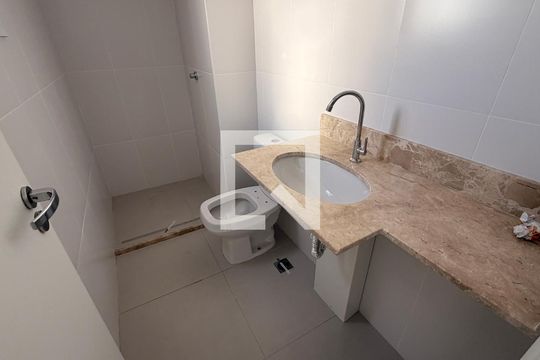 Banheiro da Suíte de apartamento à venda com 2 quartos, 62m² em Setor Bueno, Goiânia