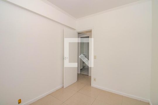 Quarto 2 de apartamento para alugar com 3 quartos, 65m² em Vila Ipiranga, Porto Alegre