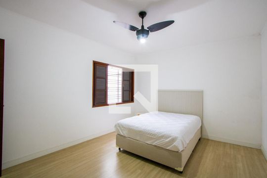 Quarto 1 - Suíte de casa à venda com 3 quartos, 200m² em Campestre, Santo André