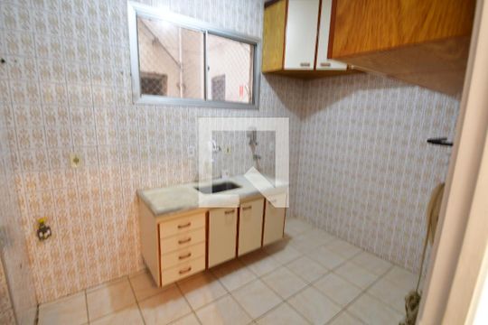 Cozinha de apartamento para alugar com 2 quartos, 70m² em Vila Angelino Rossi, Campinas