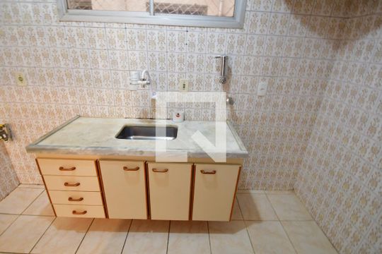 Cozinha de apartamento para alugar com 2 quartos, 70m² em Vila Angelino Rossi, Campinas
