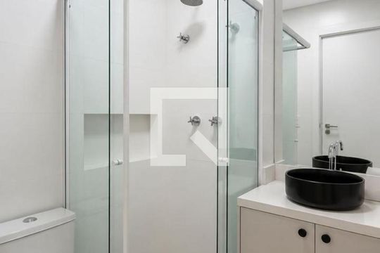 Banheiro de apartamento para alugar com 2 quartos, 80m² em Jurerê Internacional, Florianópolis