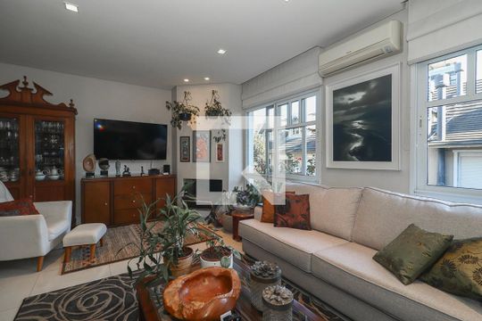 Sala de casa de condomínio à venda com 3 quartos, 218m² em Jardim Carvalho, Porto Alegre