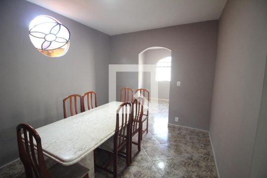 Sala de casa à venda com 2 quartos, 374m² em Milionários, Belo Horizonte