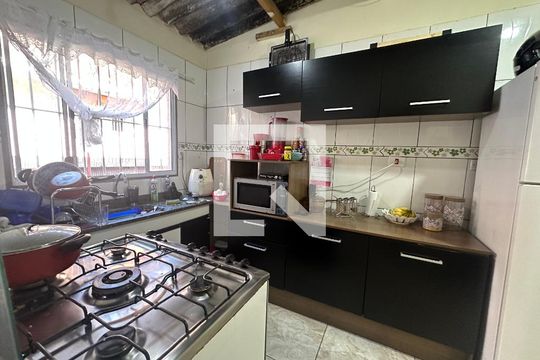 Cozinha de casa à venda com 2 quartos, 280m² em Vila Militar, Barueri