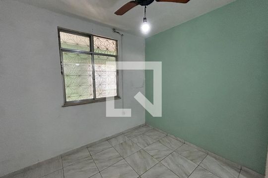 Quarto 1 de casa para alugar com 2 quartos, 80m² em Guadalupe, Rio de Janeiro