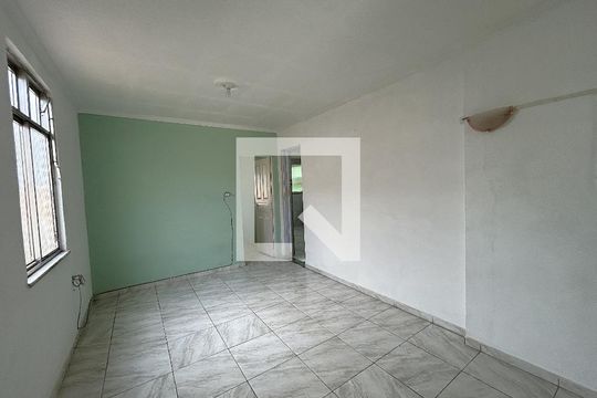 Casa para alugar com 2 quartos, 80m² em Guadalupe, Rio de Janeiro